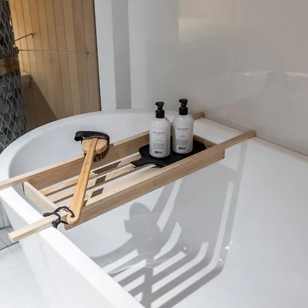 Deluxe House With Private Sauna At Kamppi